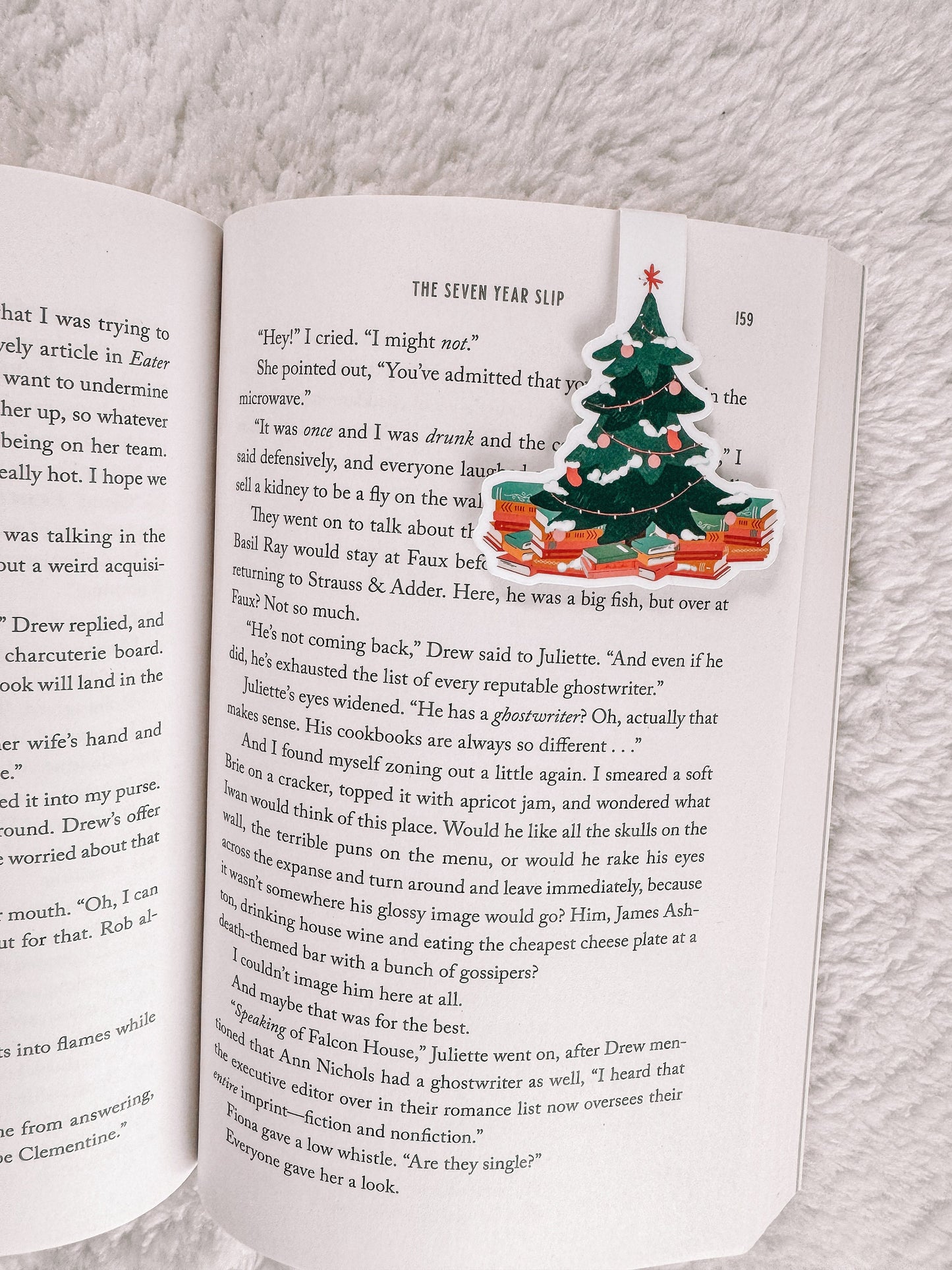 Books Under The Tree Christmas Magnetic Bookmark